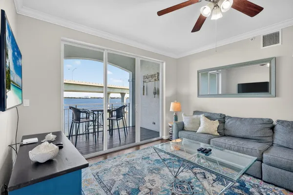$3,000 | 415 Northwest Flagler Avenue, Unit 403, Stuart, FL 34994