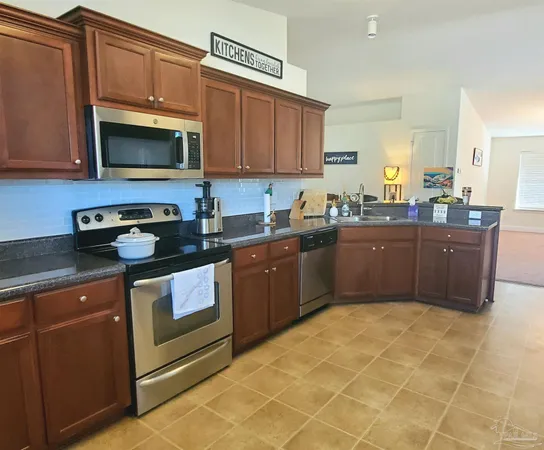 $2,150 | 2200 Somerville Court, Pensacola, FL 32506