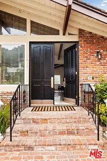 $1,680,000 | 2617 Sleepy Hollow Place, Glendale, CA 91206