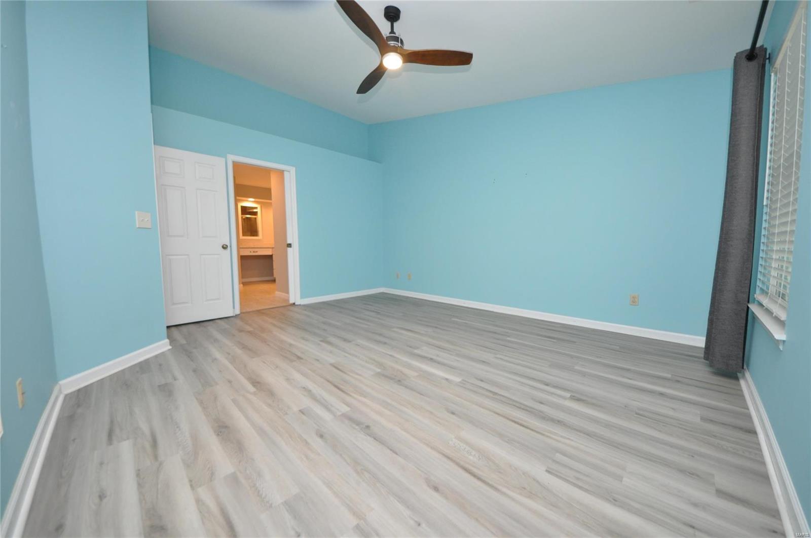 570 Oak Ridge Trails Court Ballwin, MO 63021 - Photo 14 of 20 Gallery Image 14