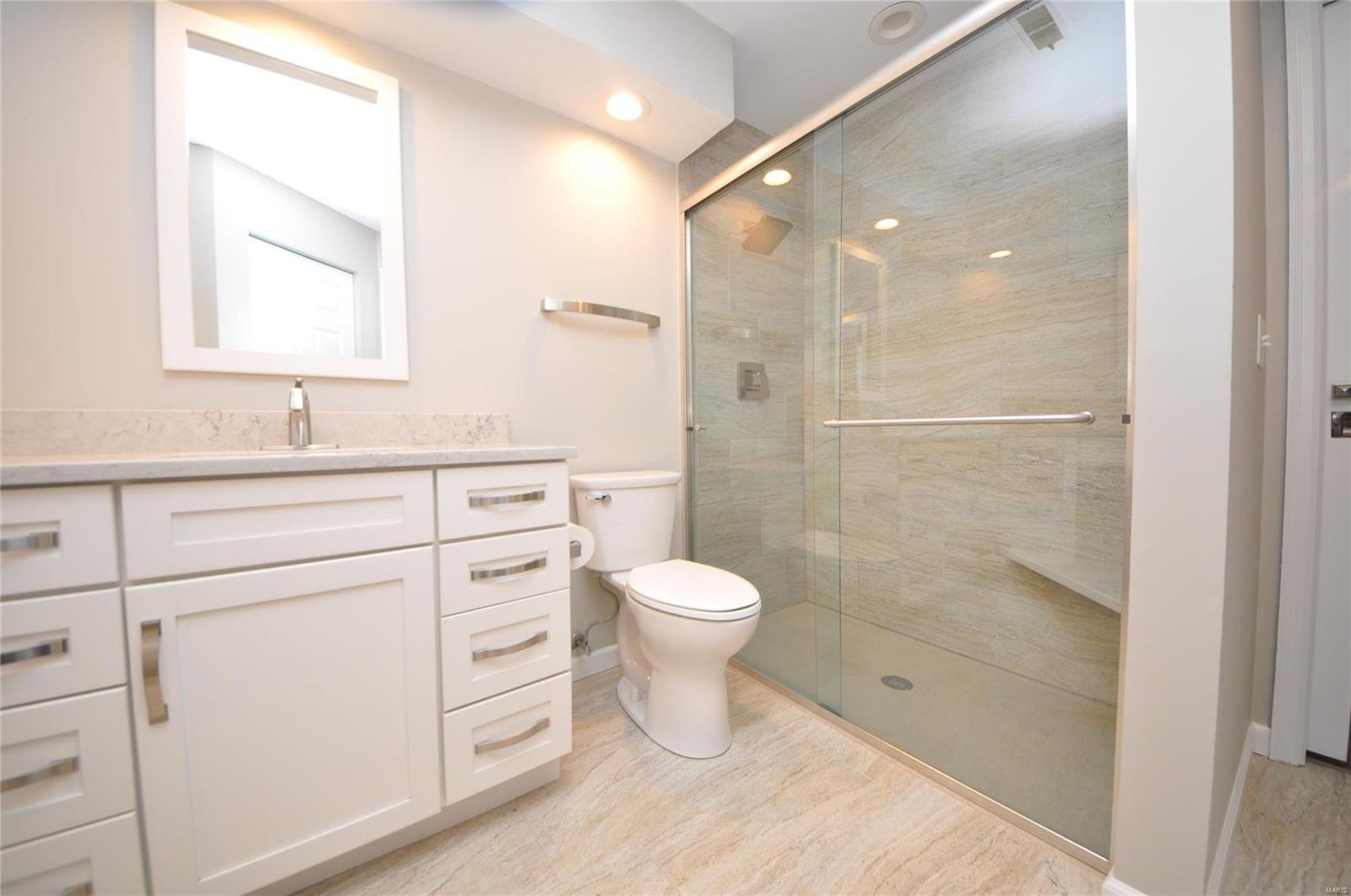 570 Oak Ridge Trails Court Ballwin, MO 63021 - Photo 16 of 20 Gallery Image 16