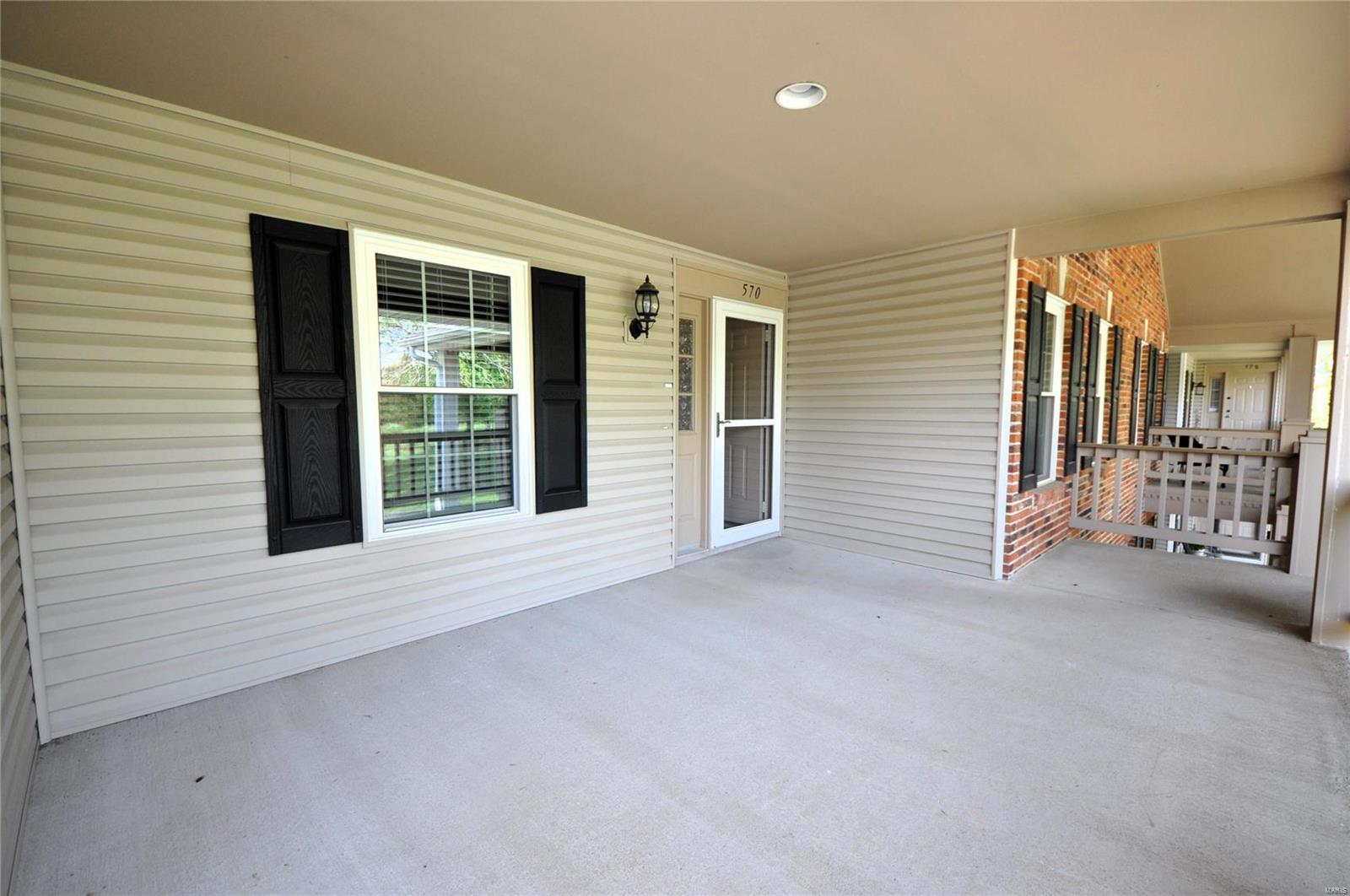 570 Oak Ridge Trails Court Ballwin, MO 63021 - Photo 3 of 20 Gallery Image 3