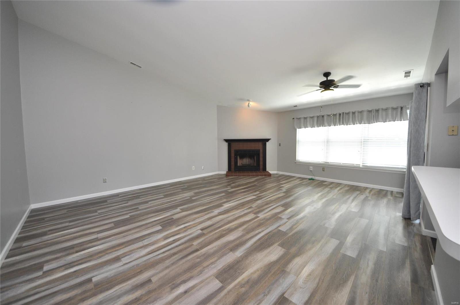 570 Oak Ridge Trails Court Ballwin, MO 63021 - Photo 4 of 20 Gallery Image 4