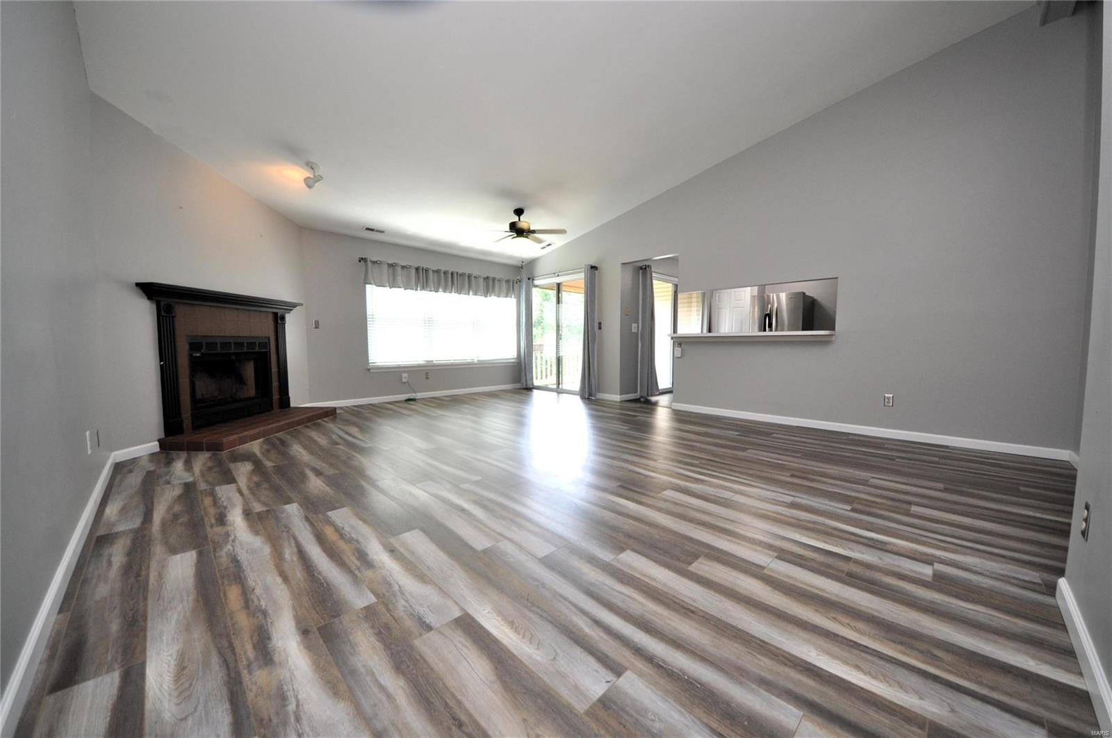 570 Oak Ridge Trails Court Ballwin, MO 63021 - Photo 5 of 20 Gallery Image 5