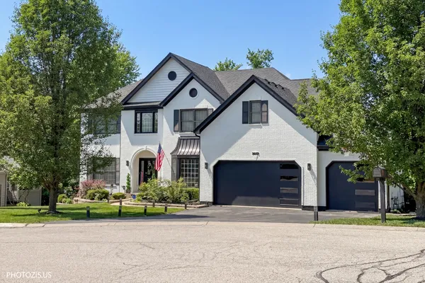 $799,900 | 3517 Oakleaf Lane, Crystal Lake, IL 60012
