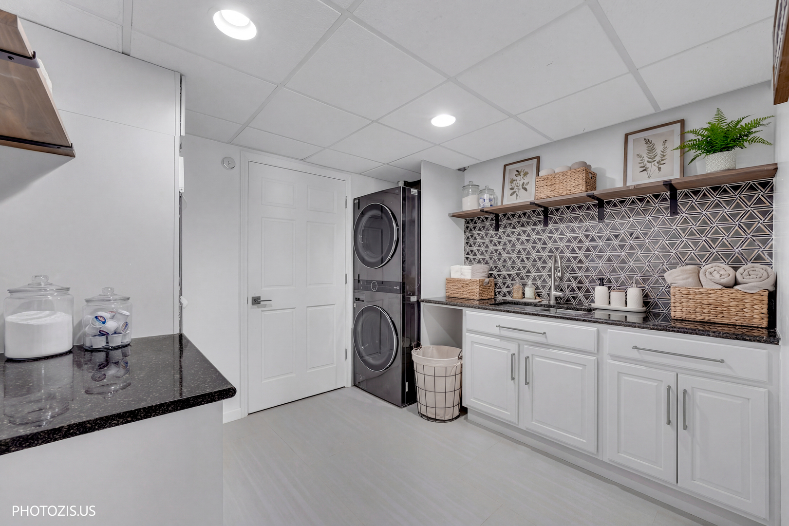 3517 Oakleaf Lane Crystal Lake, IL 60012 - Photo 46 of 76 a kitchen with white cabinets