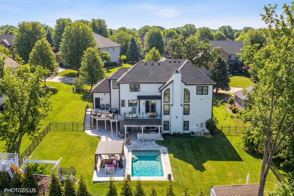 $799,900 | 3517 Oakleaf Lane, Crystal Lake, IL 60012