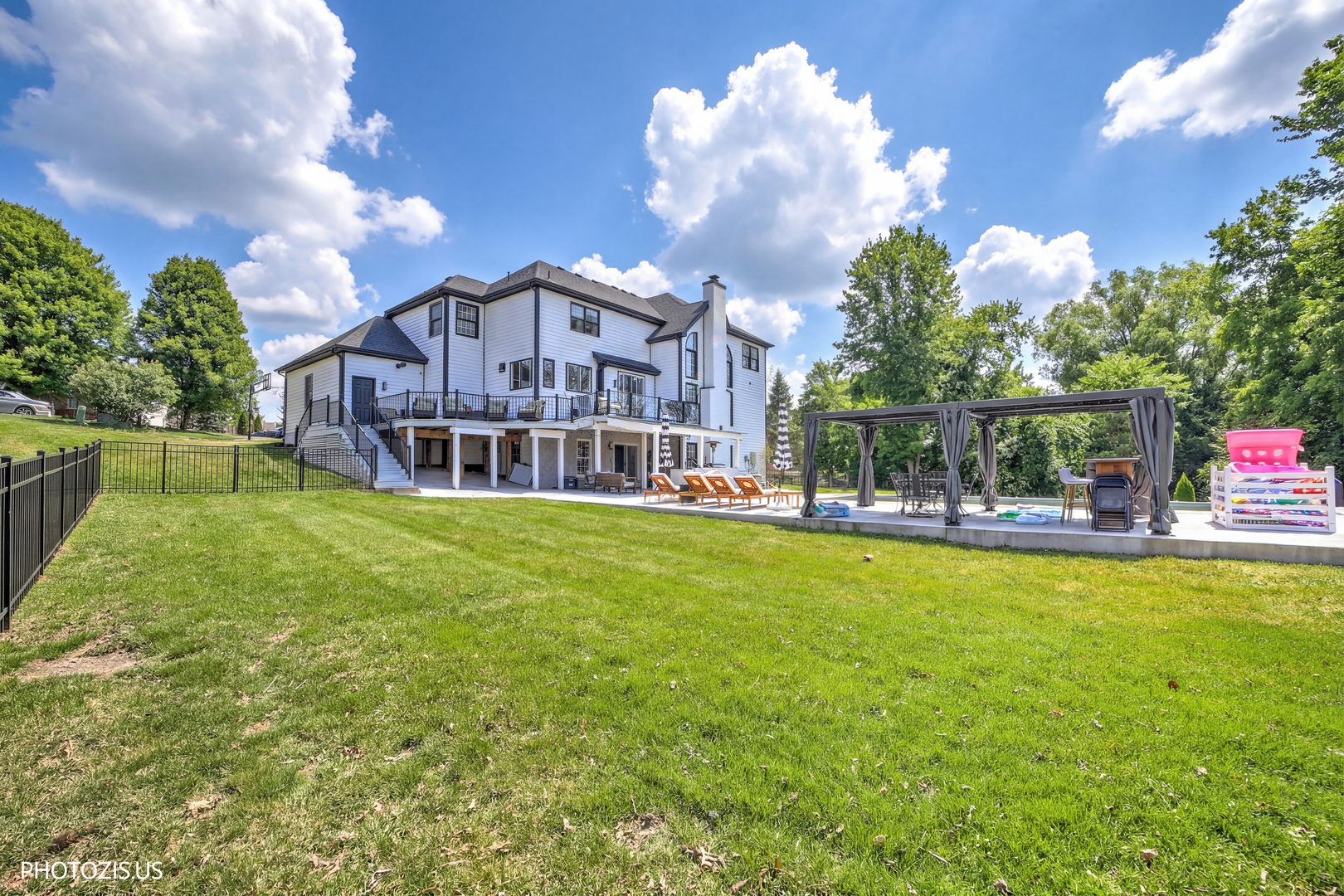 3517 Oakleaf Lane Crystal Lake, IL 60012 - Photo 62 of 76 a view of a house with a big yard