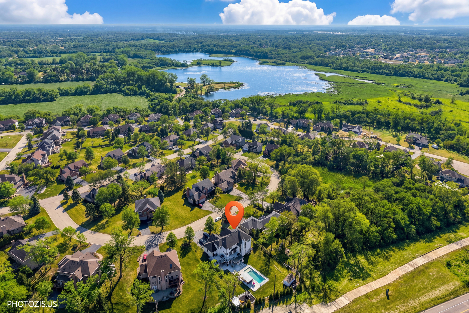 3517 Oakleaf Lane Crystal Lake, IL 60012 - Photo 64 of 76 a view of a city