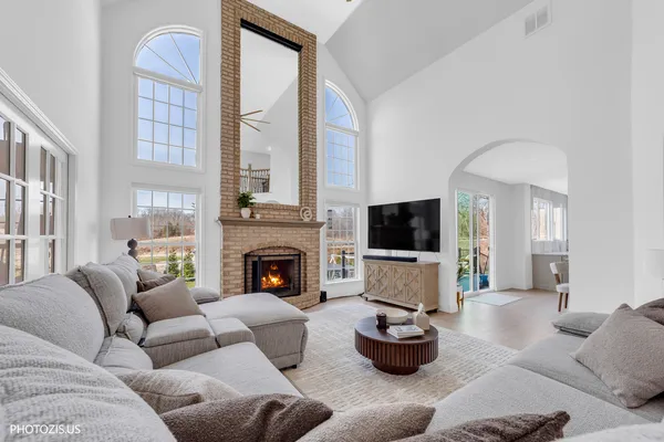 $799,900 | 3517 Oakleaf Lane, Crystal Lake, IL 60012