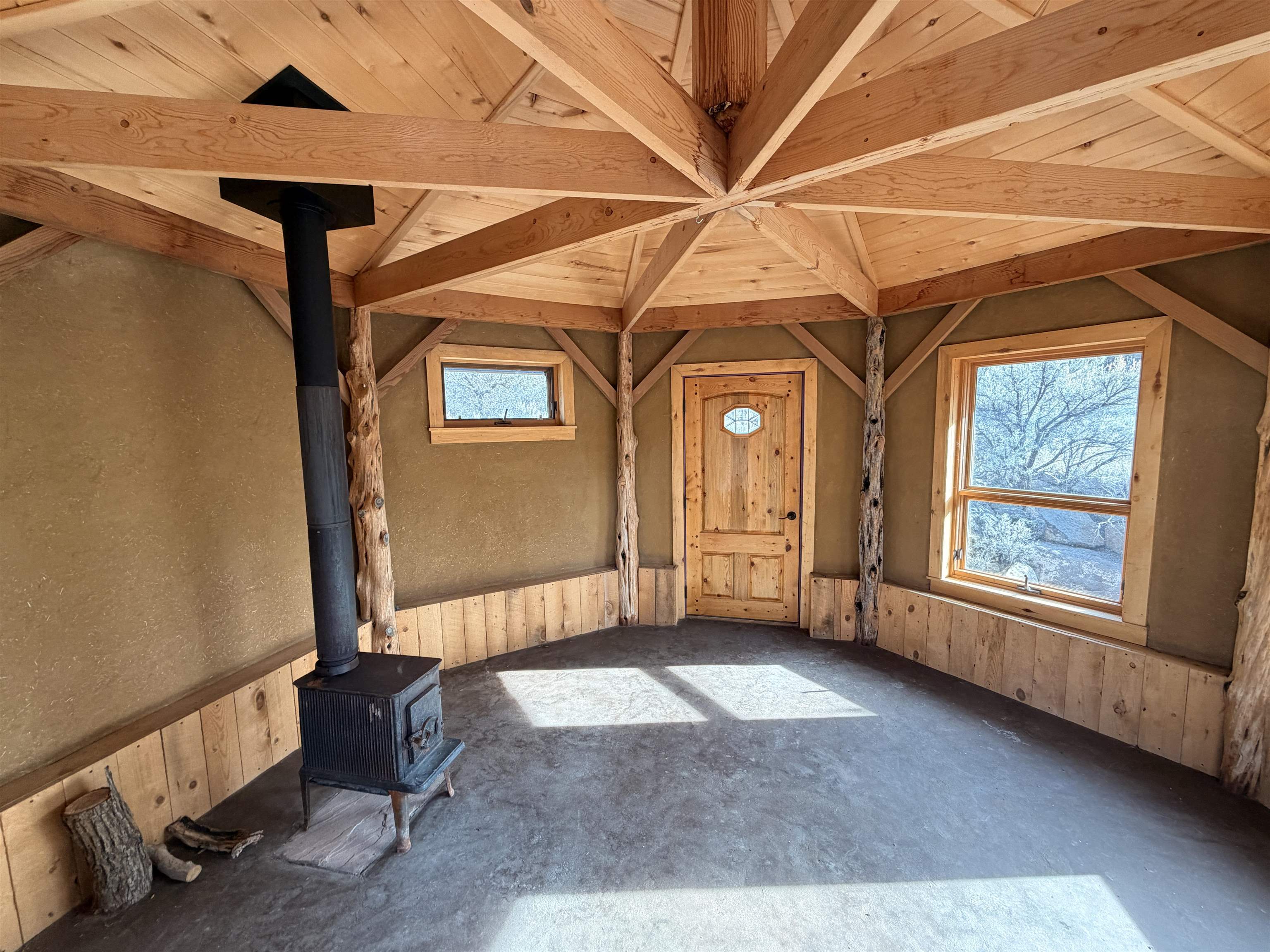10795 52 52 1/2 Road Molina, CO 81646 - Photo 13 of 41 en empty room with windows