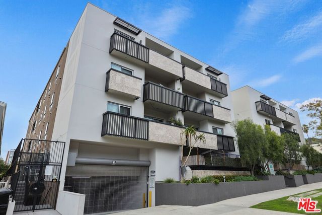 $3,995 | 1439 North Poinsettia Place, Unit 109, Los Angeles, CA 90046