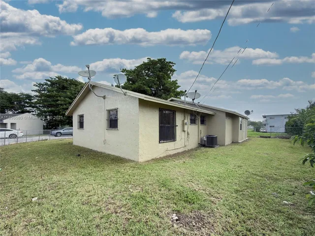$365,000 | 318 Southwest 5th Street, Homestead, FL 33030