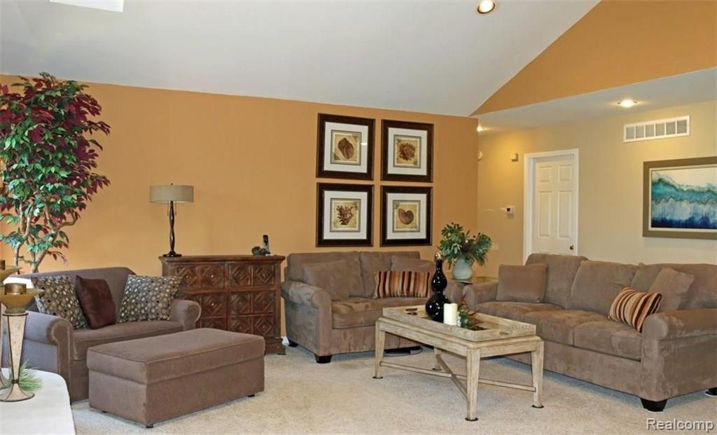 12687 Read Road Fenton, MI 48430 - Photo 5 of 20