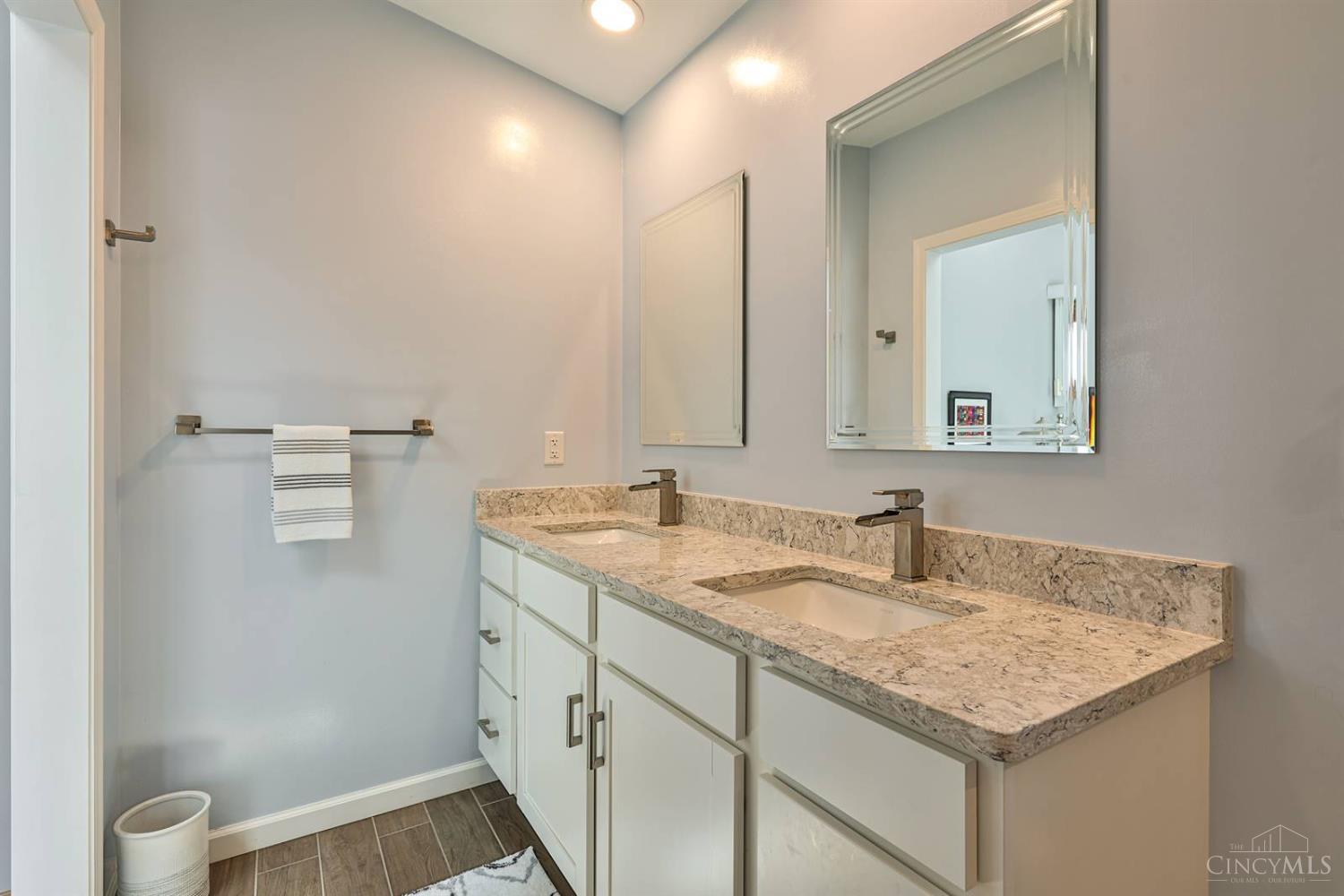 6080 Thompson Road Cincinnati, OH 45247 - Photo 23 of 56