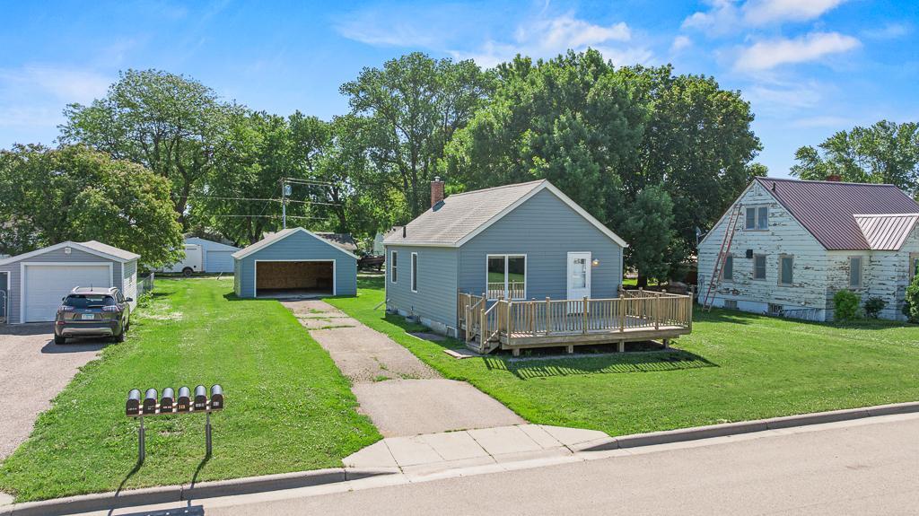 133 4th Street Dawson, MN 56232 - Photo 2 of 38
