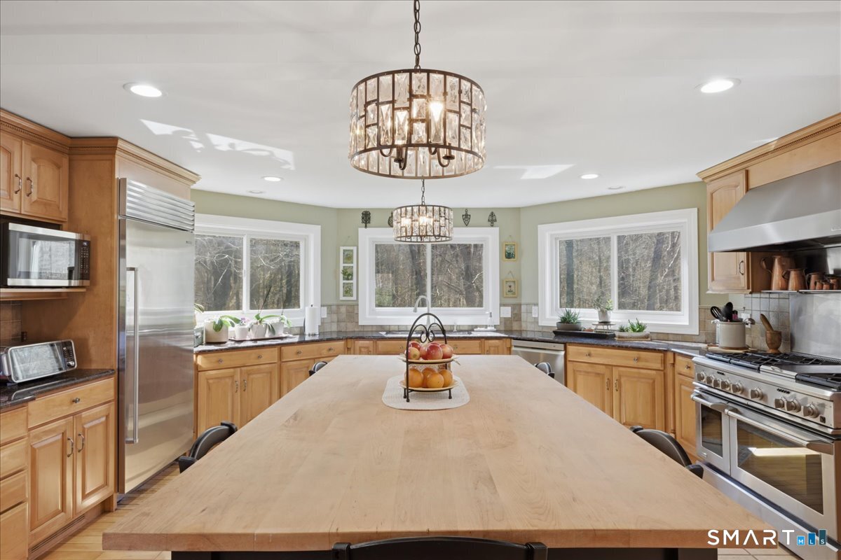 57 Forsyth Road Salem, CT 06420 - Photo 9 of 40