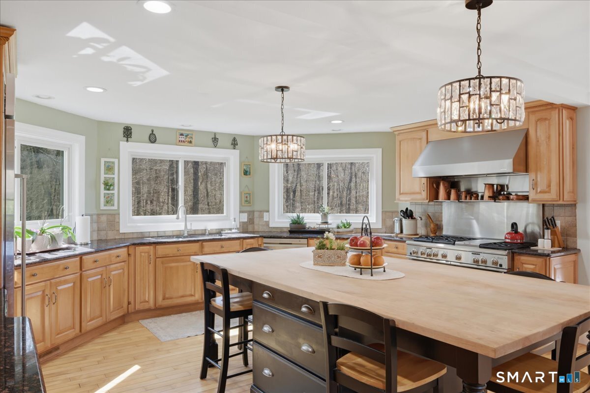 57 Forsyth Road Salem, CT 06420 - Photo 10 of 40