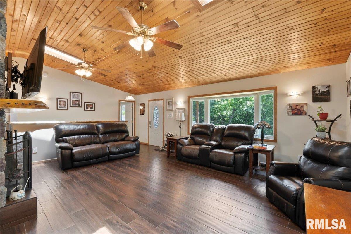 8918 140th Street West Taylor Ridge, IL 61284 - Photo 10 of 59