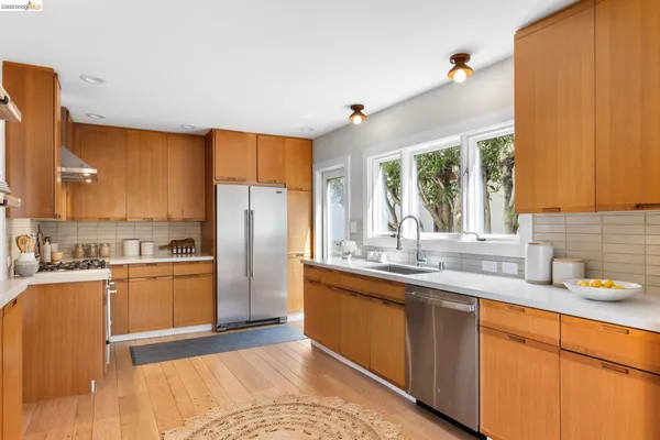 $1,249,000 | 260 Grizzly Peak Boulevard, Kensington, CA 94708