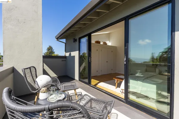 $1,249,000 | 260 Grizzly Peak Boulevard, Kensington, CA 94708