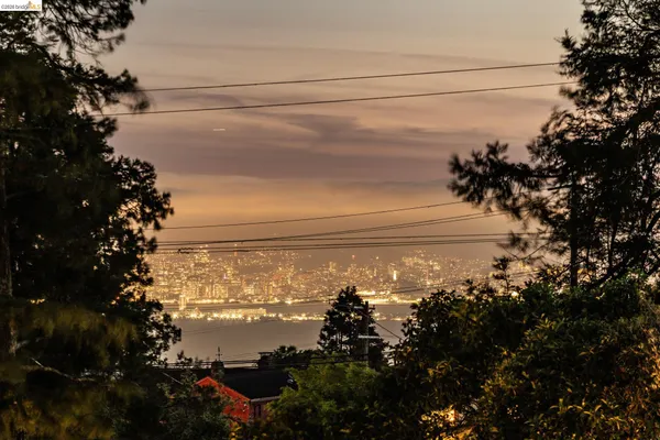 $1,249,000 | 260 Grizzly Peak Boulevard, Kensington, CA 94708