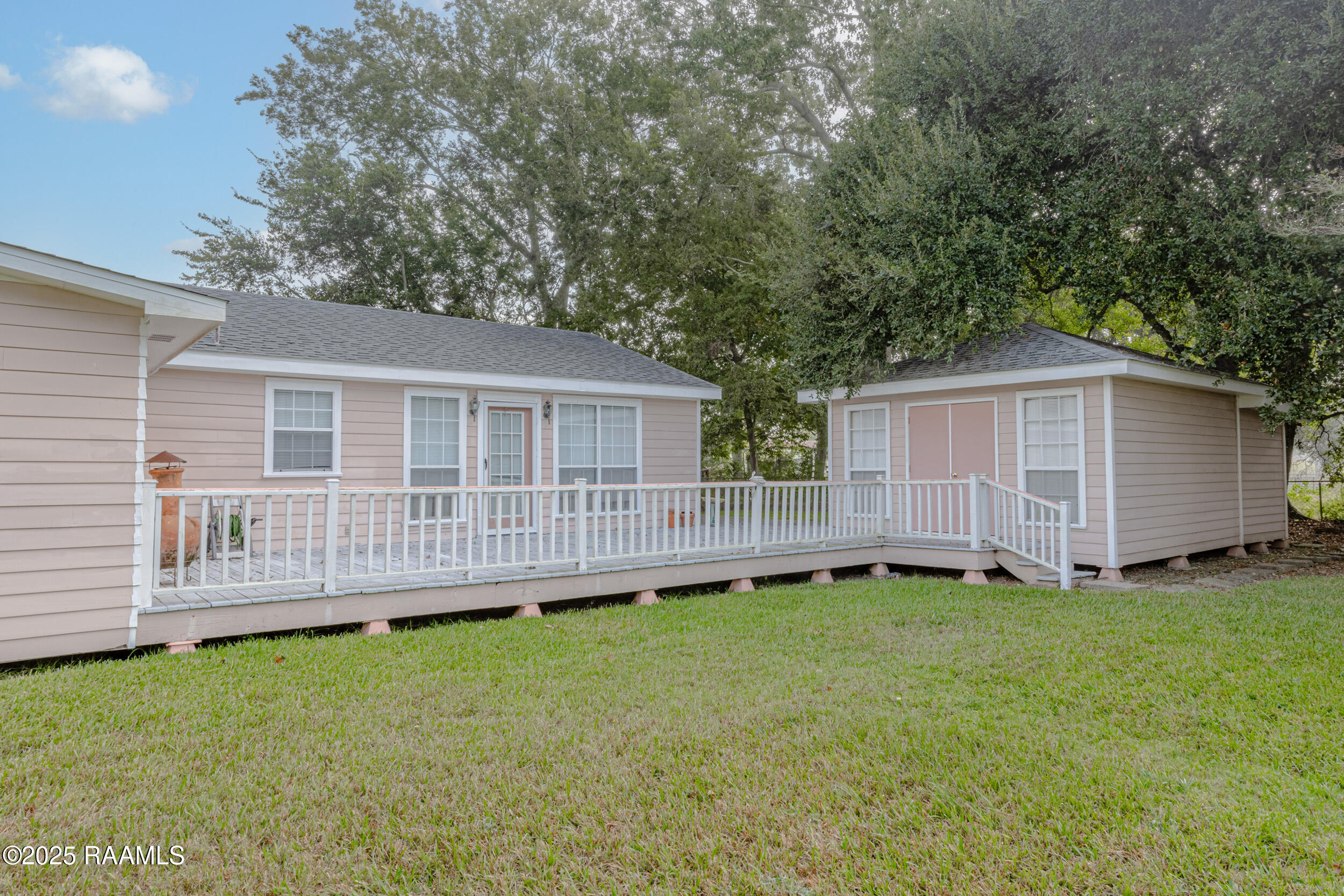 911 North Montgomery Avenue Kaplan, LA 70548 - Photo 4 of 26 4_911 n montgomery-4