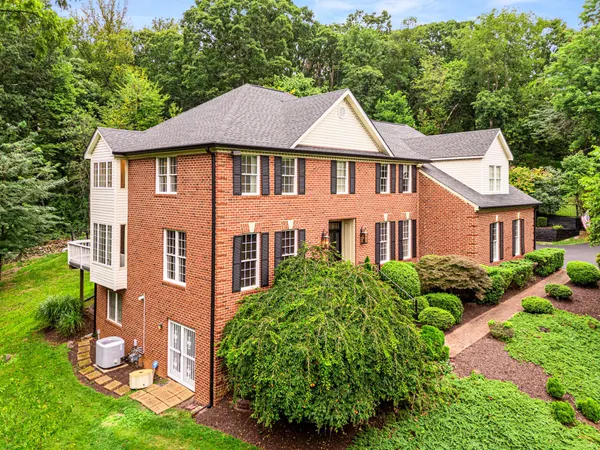 $1,174,000 | 7534 Cannoneer Court, Warrenton, VA 20186