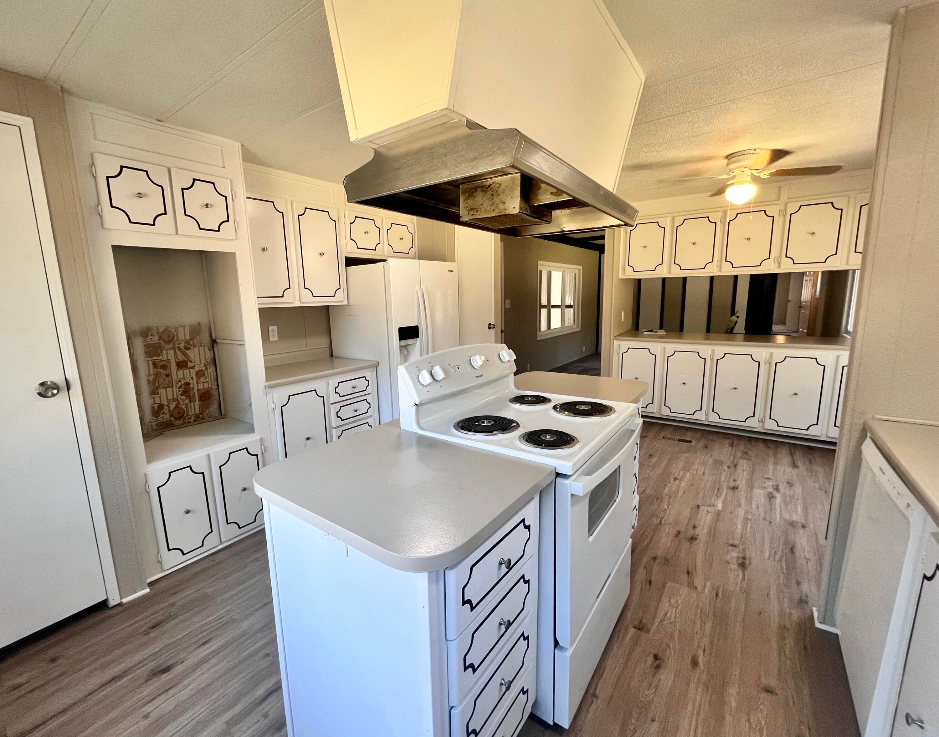 60311 Cheyenne Road, Unit 15 Bend, OR 97702 - Photo 5 of 24 IMG_3915