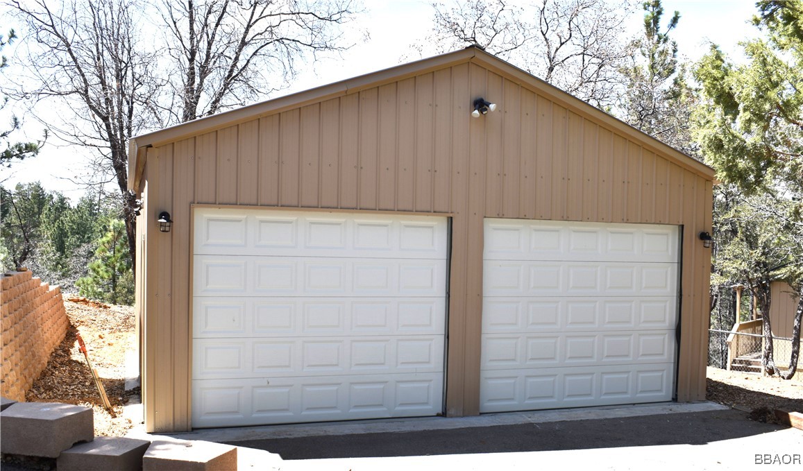 442 Inyo Avenue Sugarloaf, CA 92386 - Photo 25 of 33 a house view with a backyard space