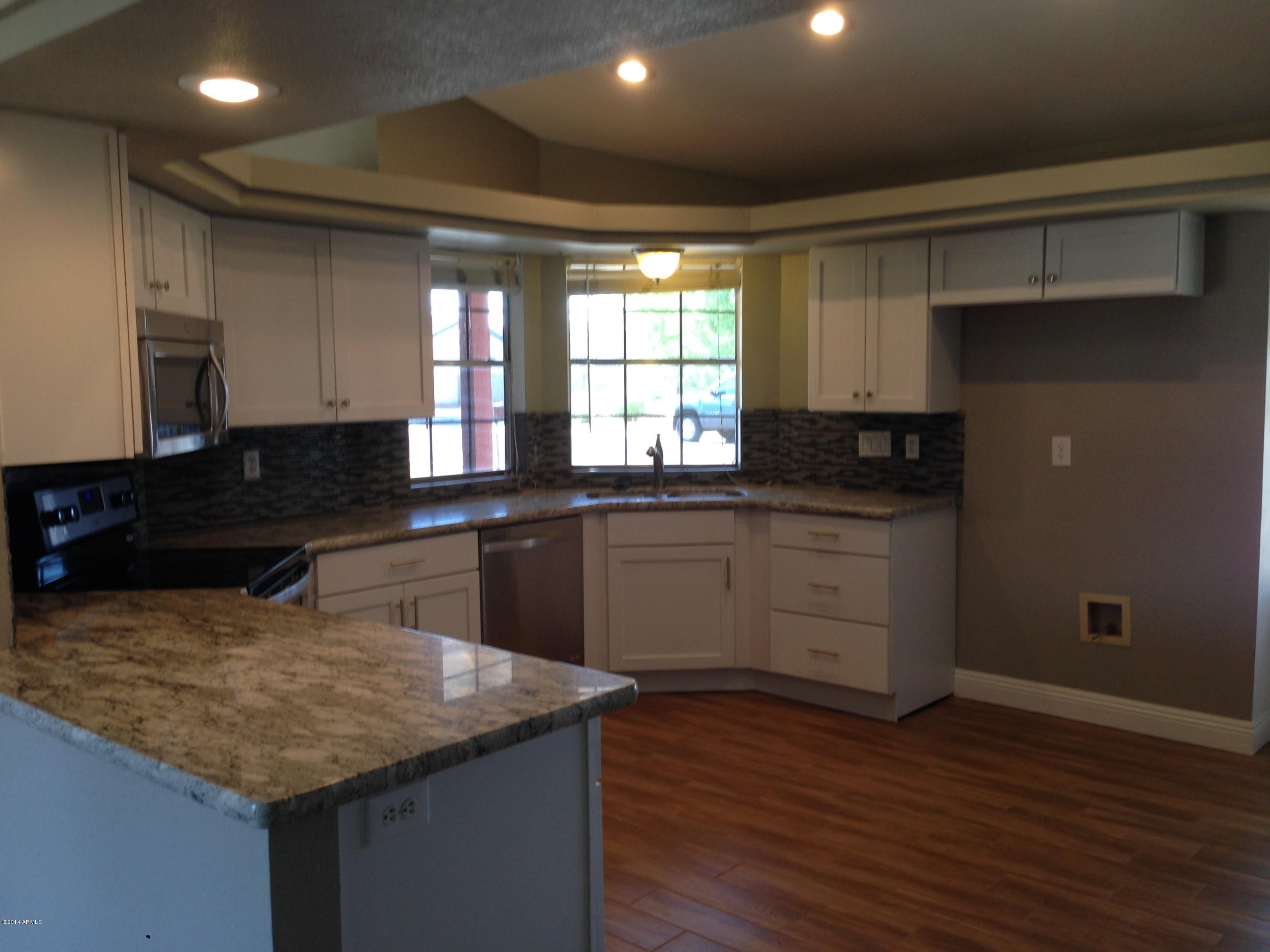 7909 West Bloomfield Road Peoria, AZ 85381 - Photo 8 of 23 IMG_2358