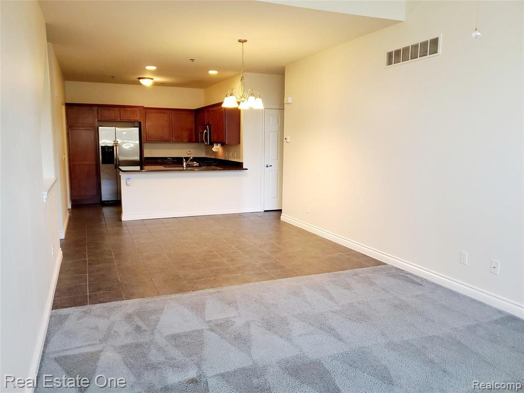 45576 South Stonewood Road Canton, MI 48187 - Photo 6 of 30