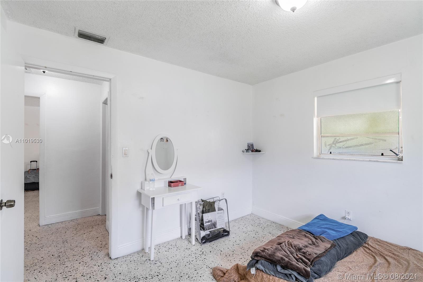 Hialeah Acres Hialeah, FL 33010 - Photo 31 of 45 a living room with furniture