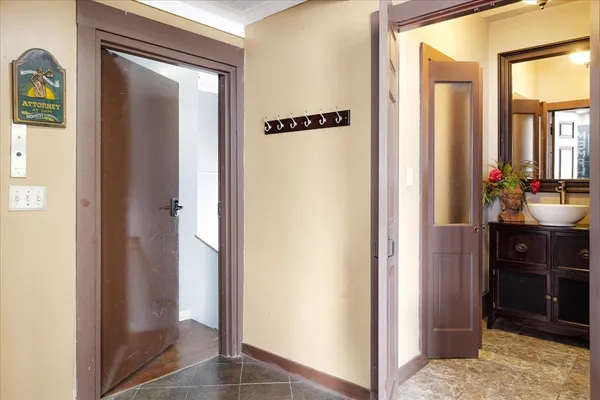$449,000 | 107 Madison Avenue, Unit 401, Memphis, TN 38103