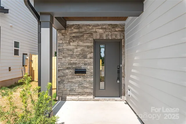 $2,375 | 2015 Wilson Avenue, Charlotte, NC 28208