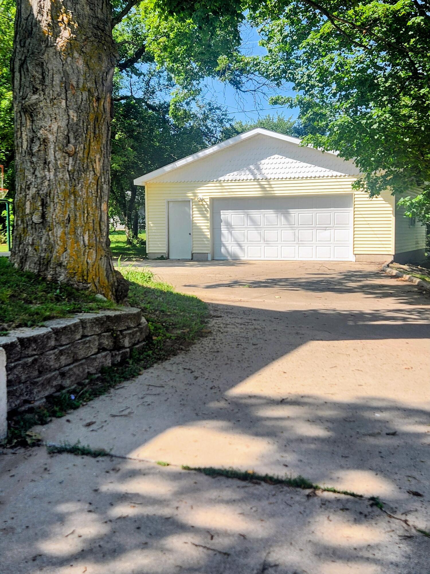 538 W Upton 45