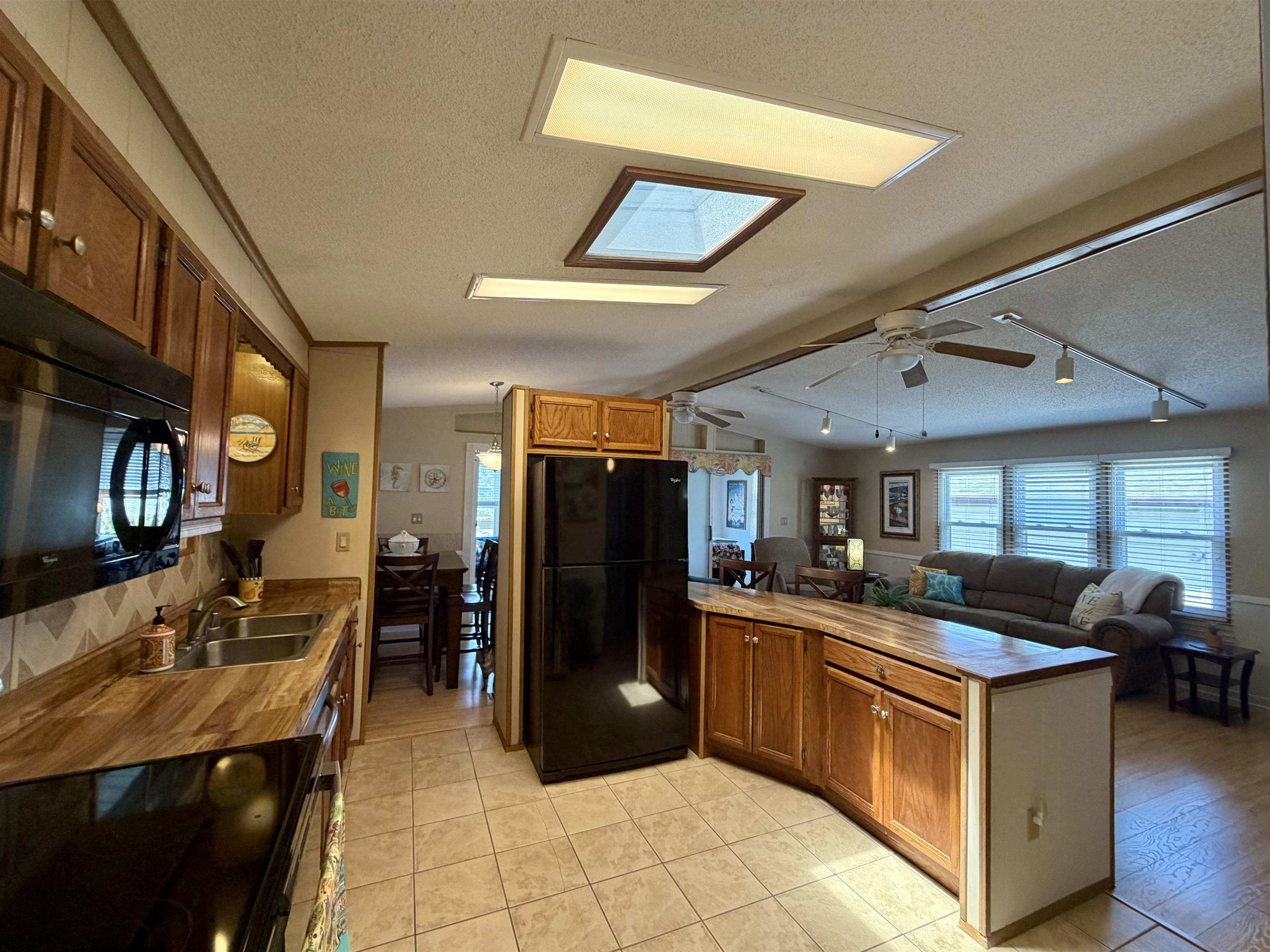 505 Meadowlark Surfside Beach, SC 29575 - Photo 4 of 36