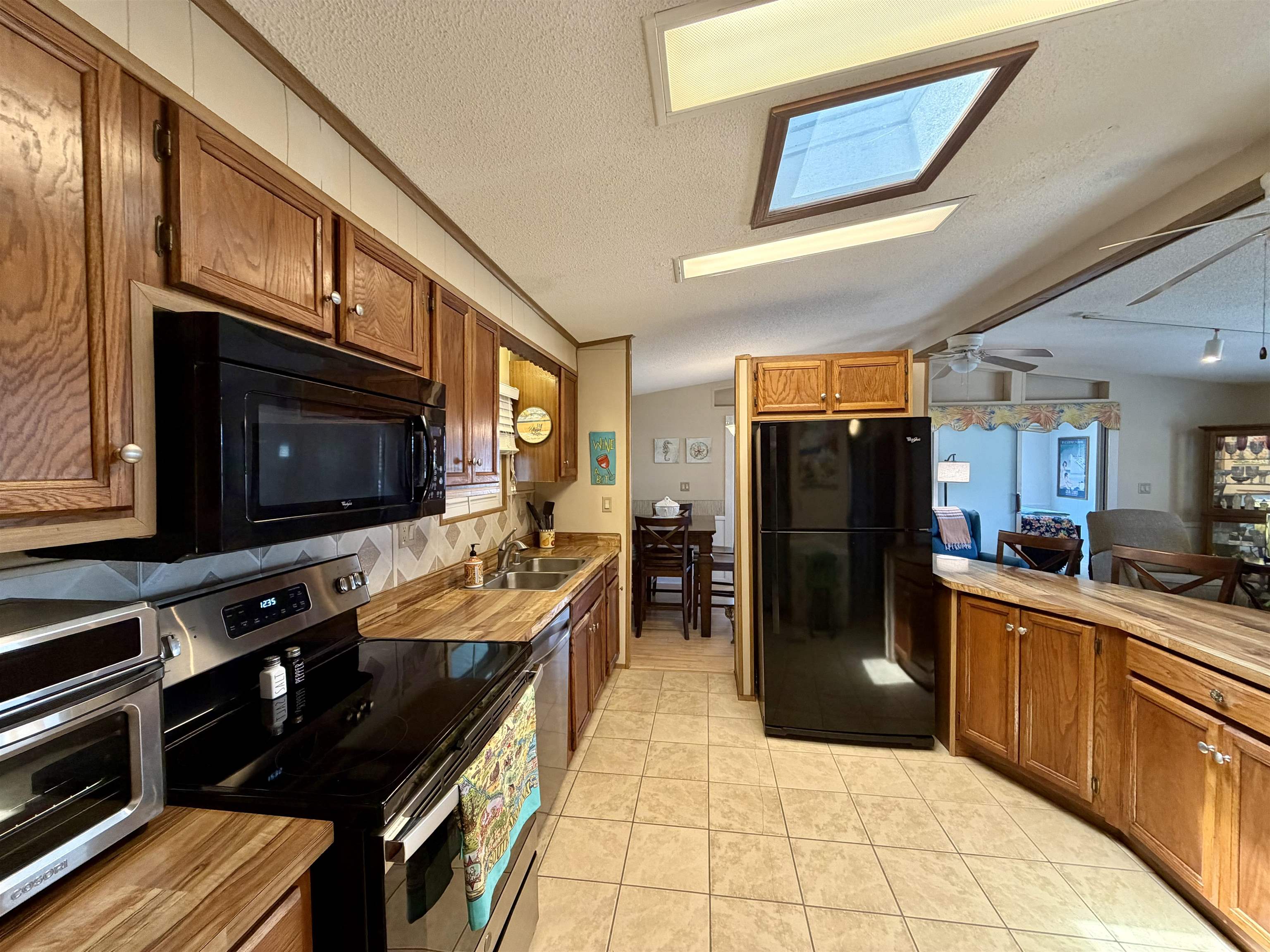 505 Meadowlark Surfside Beach, SC 29575 - Photo 5 of 36