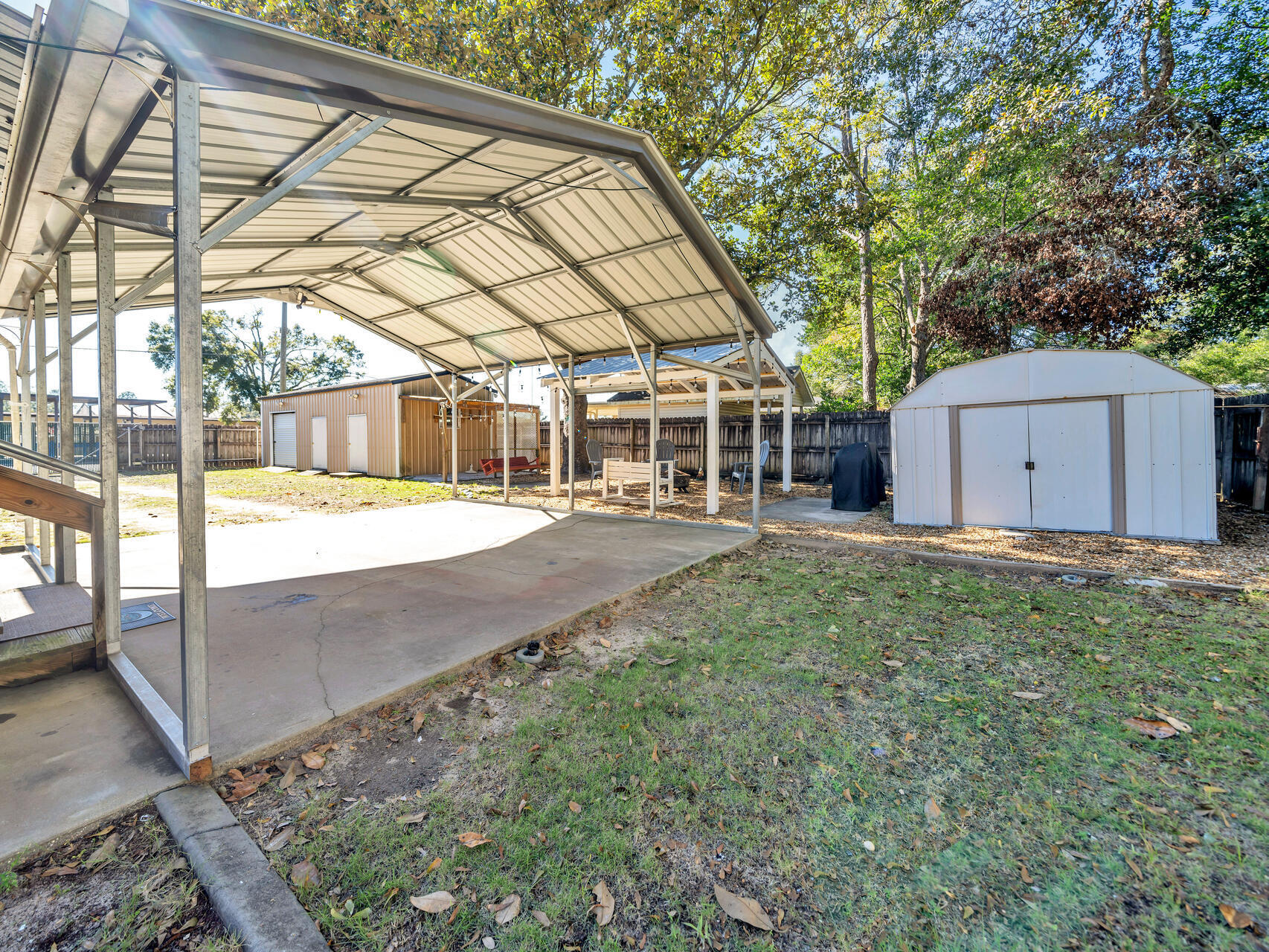 607 Alabama Street Crestview, FL 32536 - Photo 19 of 31 a view of a backyard