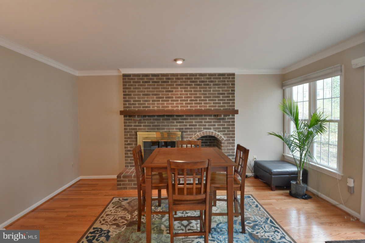 6828 Bluecurl Circle Springfield, VA 22152 - Photo 11 of 21 Family Room