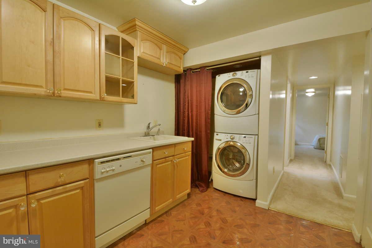 6828 Bluecurl Circle Springfield, VA 22152 - Photo 19 of 21 Washer/Dryer