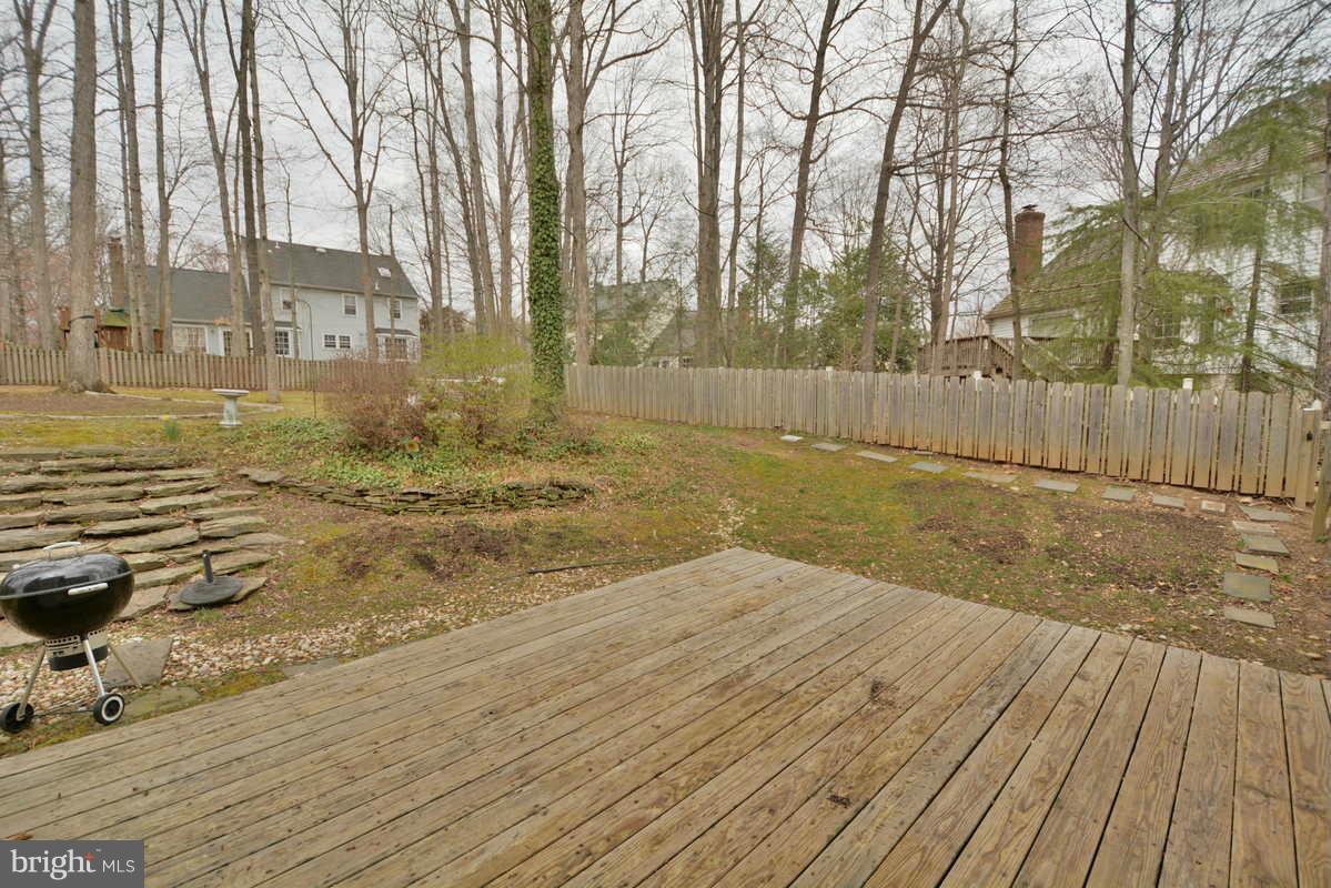 6828 Bluecurl Circle Springfield, VA 22152 - Photo 5 of 21 Exterior (Rear)