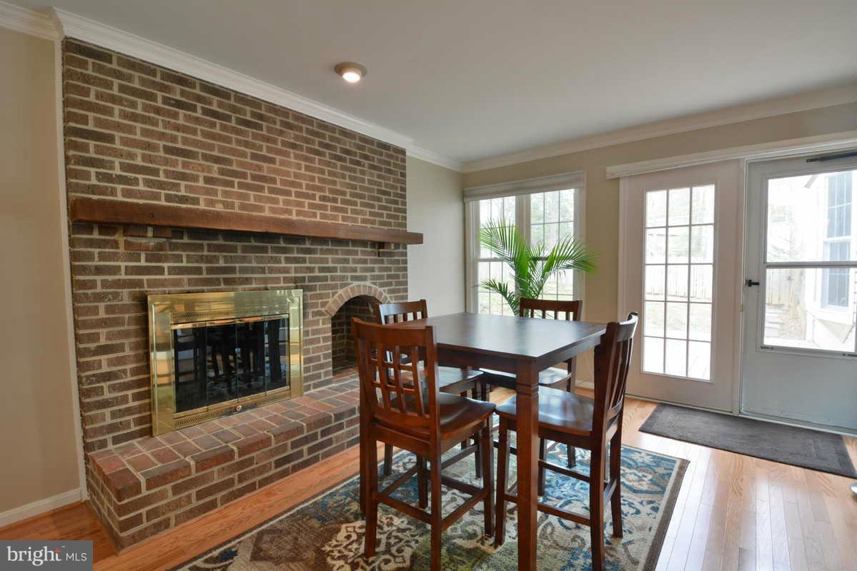 6828 Bluecurl Circle Springfield, VA 22152 - Photo 10 of 21 Family Room