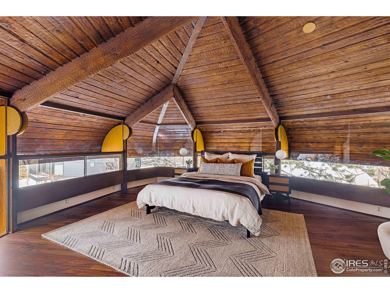 550 College Avenue Boulder, CO 80302 - Photo 12 of 36 a view of living room and kitchen
