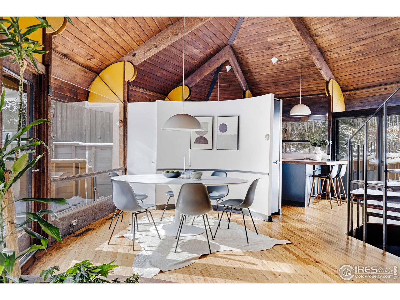 550 College Avenue Boulder, CO 80302 - Photo 5 of 36 a view of an outdoor space with a table and chairs