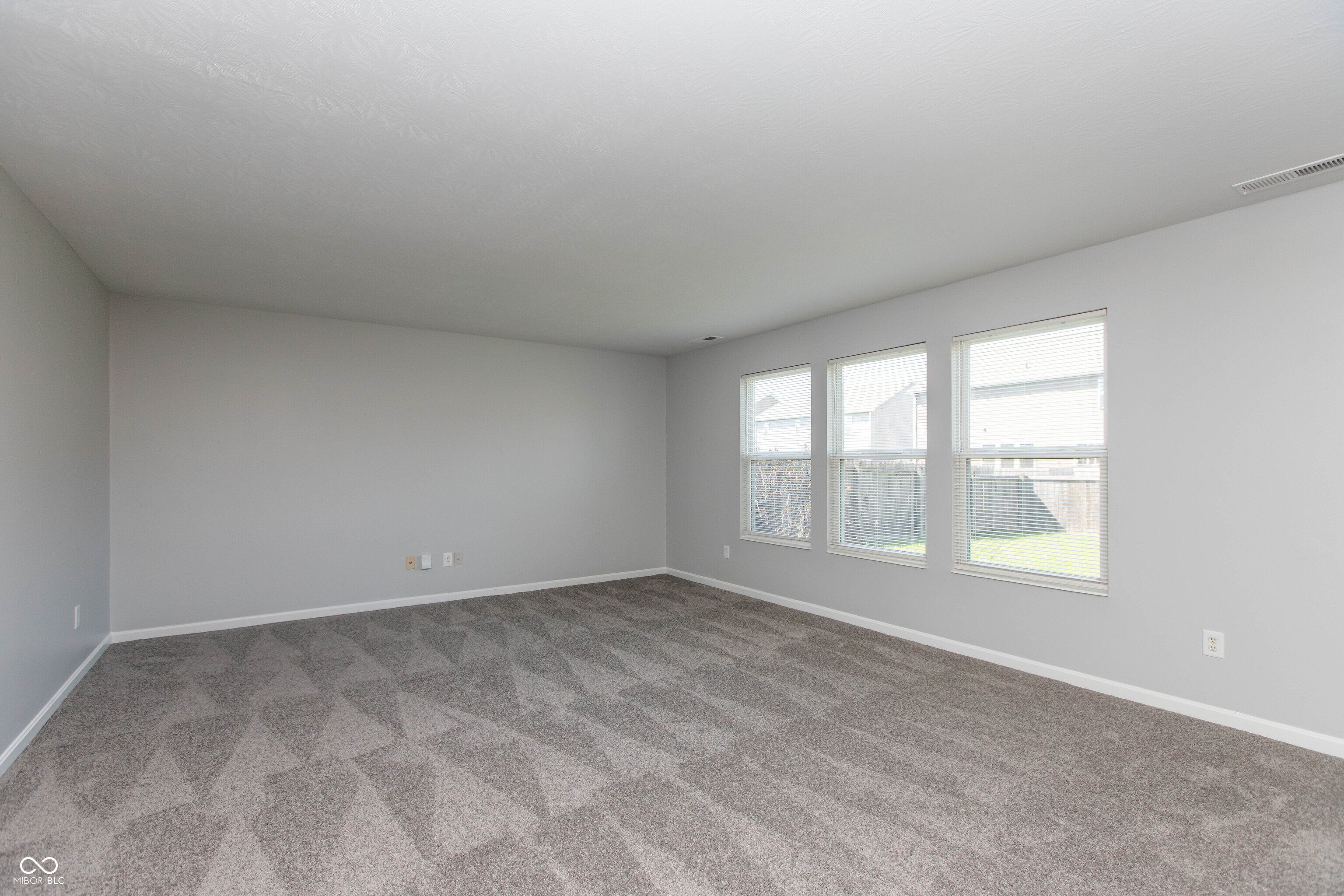 2536 Autumn Road Indianapolis, IN 46229 - Photo 12 of 27