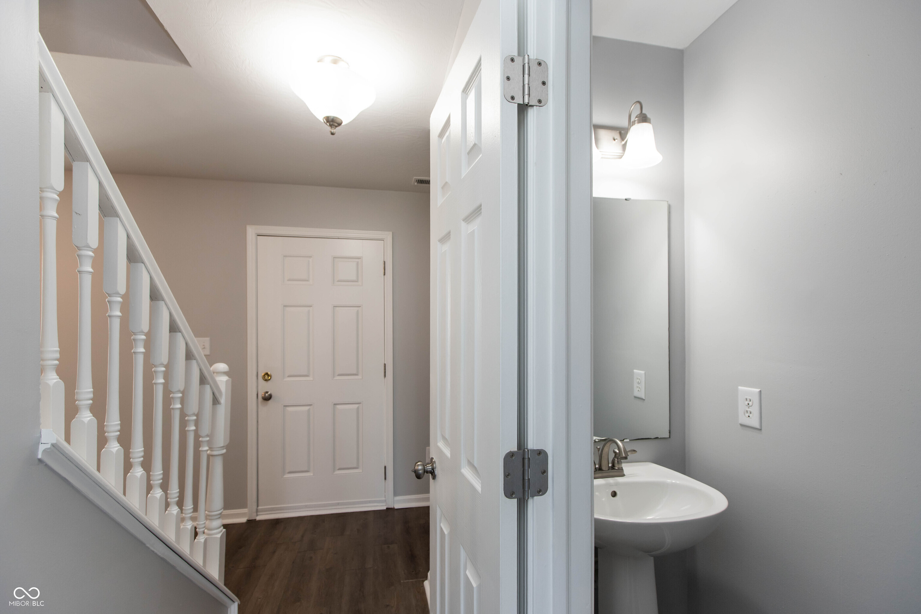 2536 Autumn Road Indianapolis, IN 46229 - Photo 13 of 27