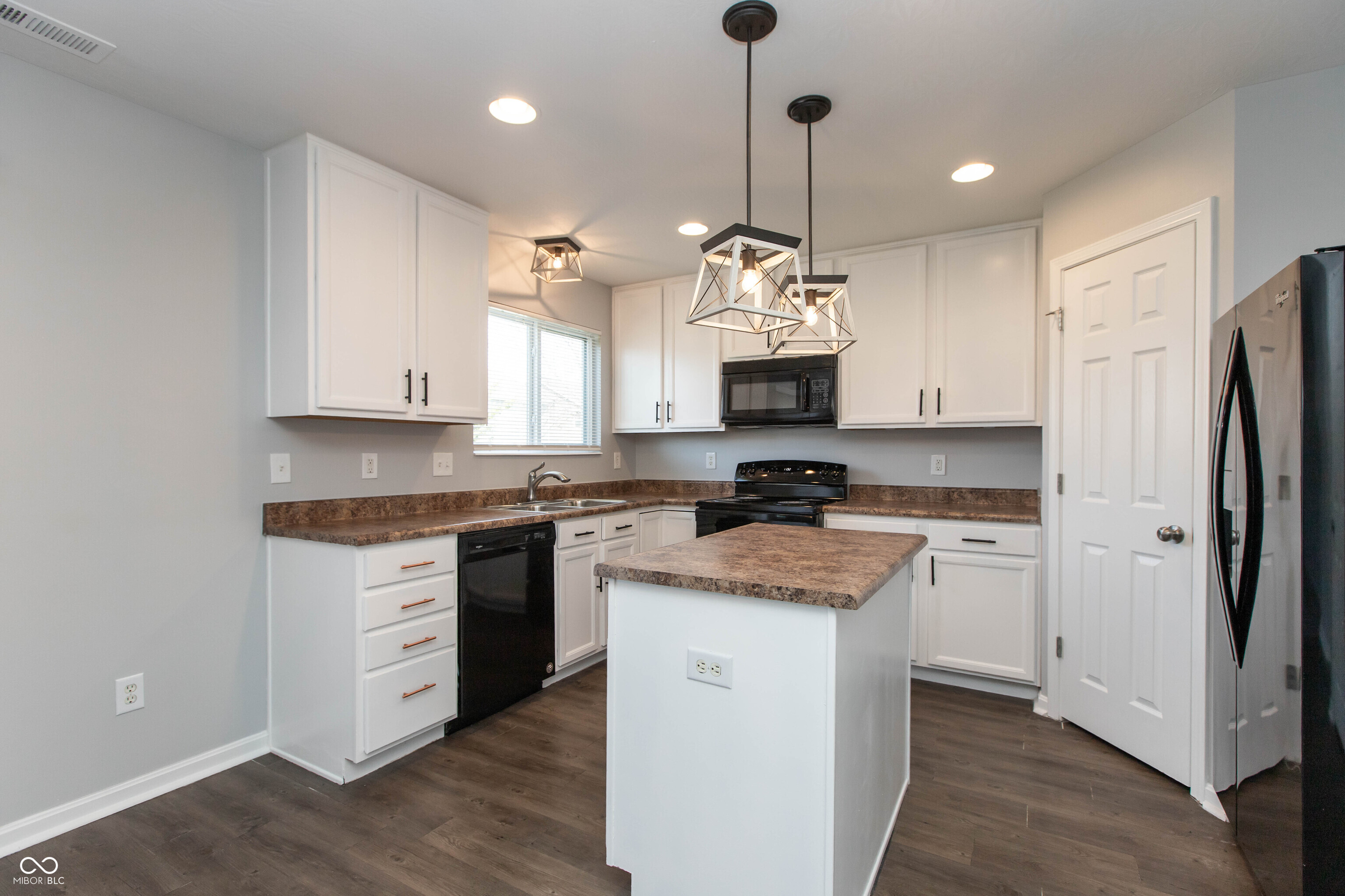 2536 Autumn Road Indianapolis, IN 46229 - Photo 6 of 27