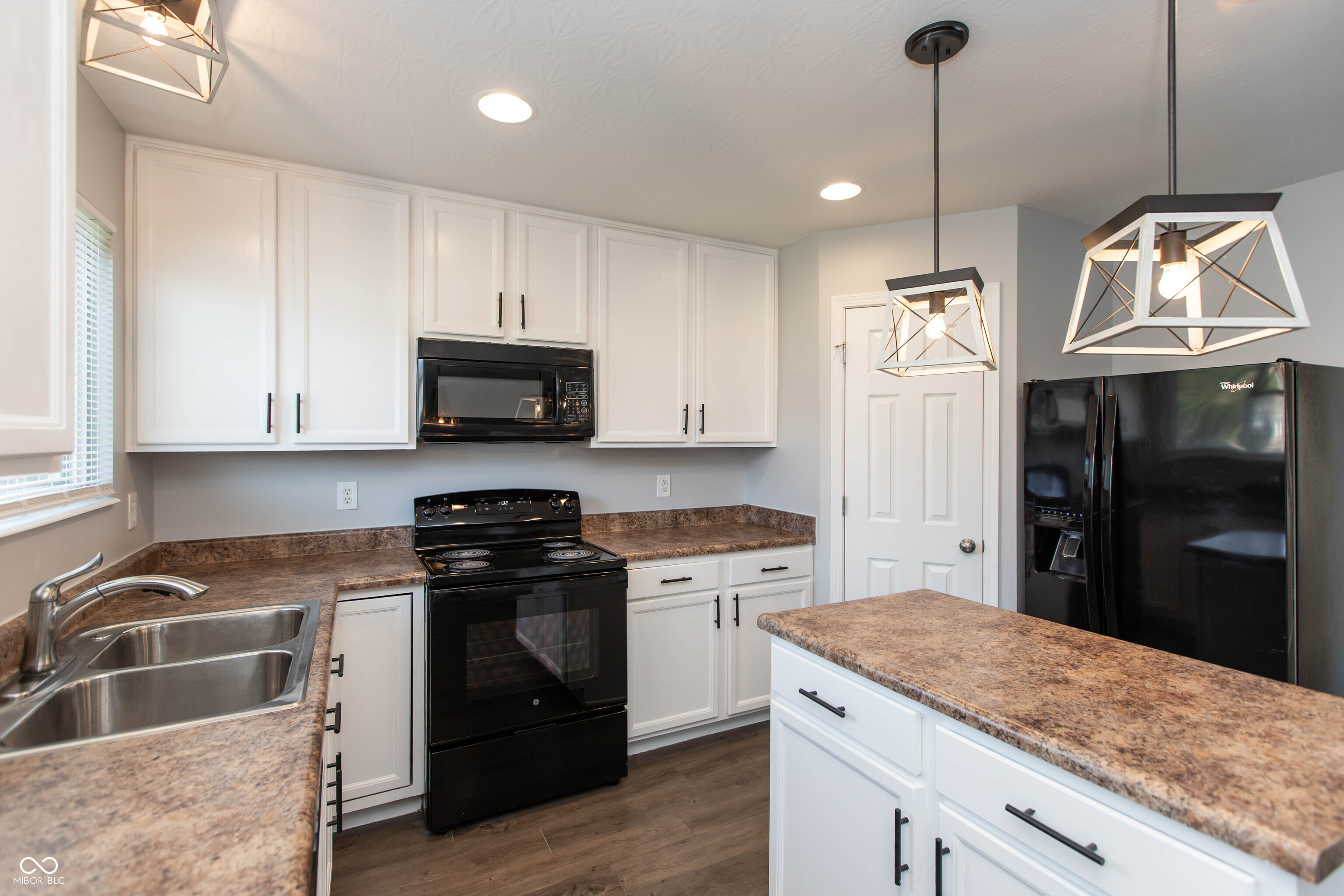 2536 Autumn Road Indianapolis, IN 46229 - Photo 7 of 27