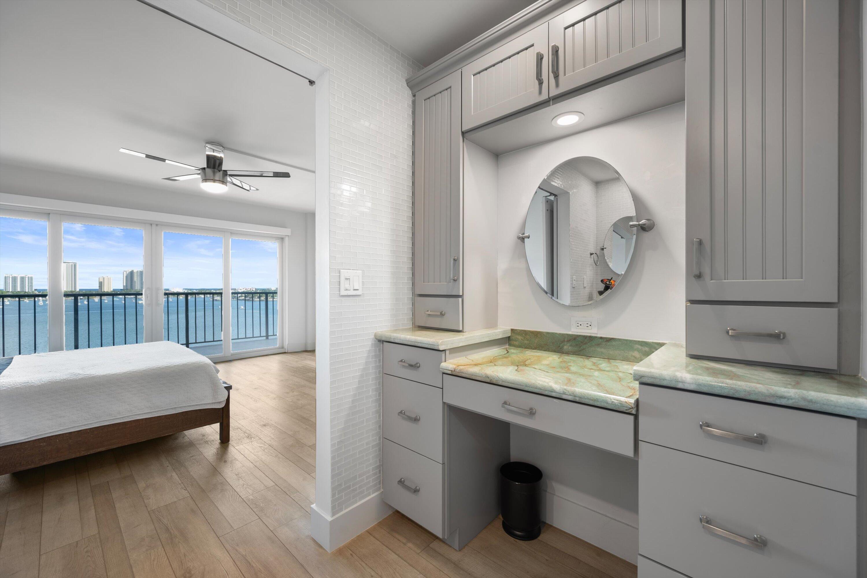 3040 Lake Shore Drive, Unit PH 2 Riviera Beach, FL 33404 - Photo 11 of 27 15-DSC_6799